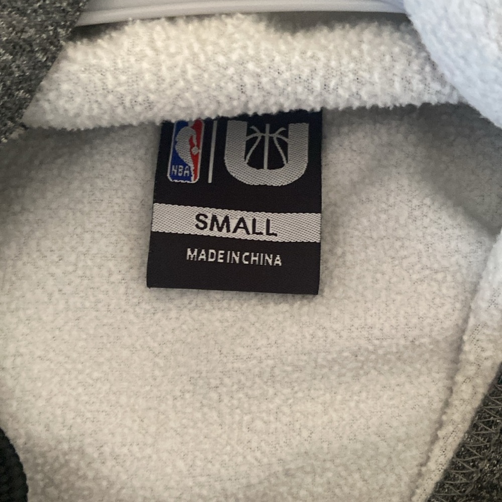 NBA Chicago Bulls gray hoodie - Picture 4 of 7